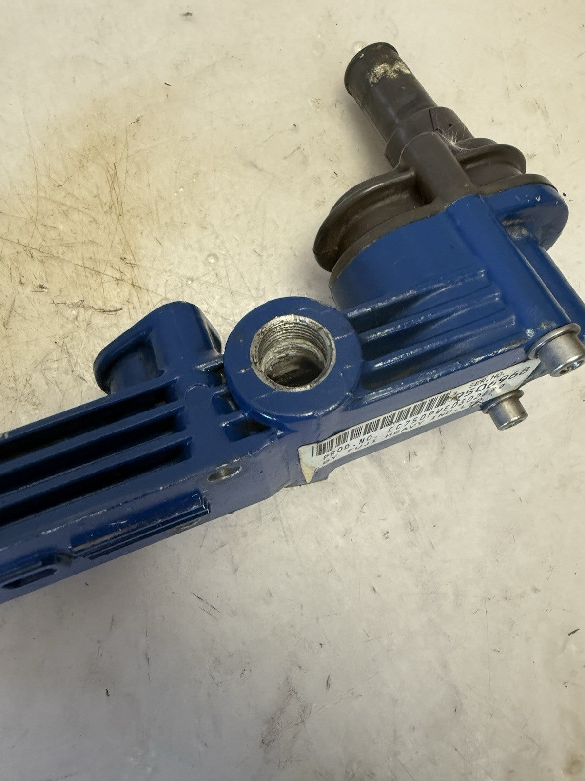 1994-1995 Polaris OEM Cylinder Head Water Manifold Coolant Rail SL SLT 650 750