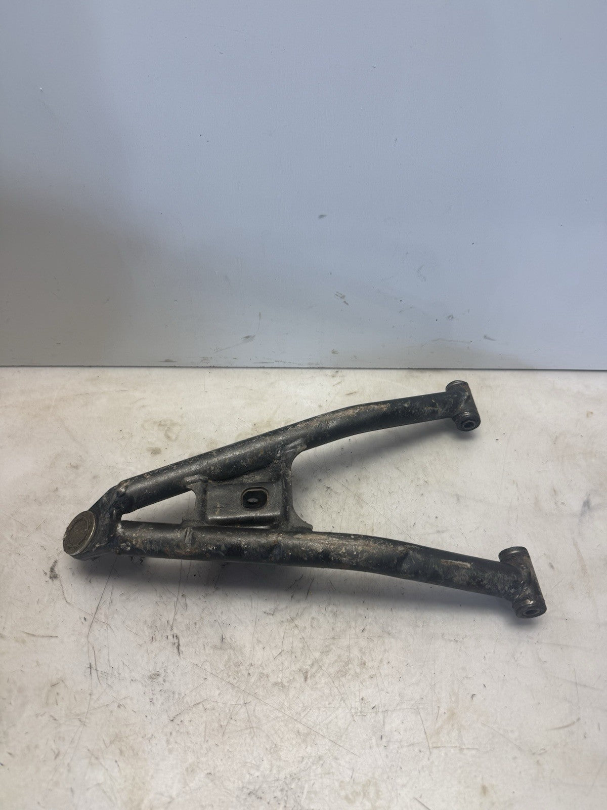 2004-2013 Yamaha YFZ450 OEM LEFT LH LOWER CONTROL A-ARM