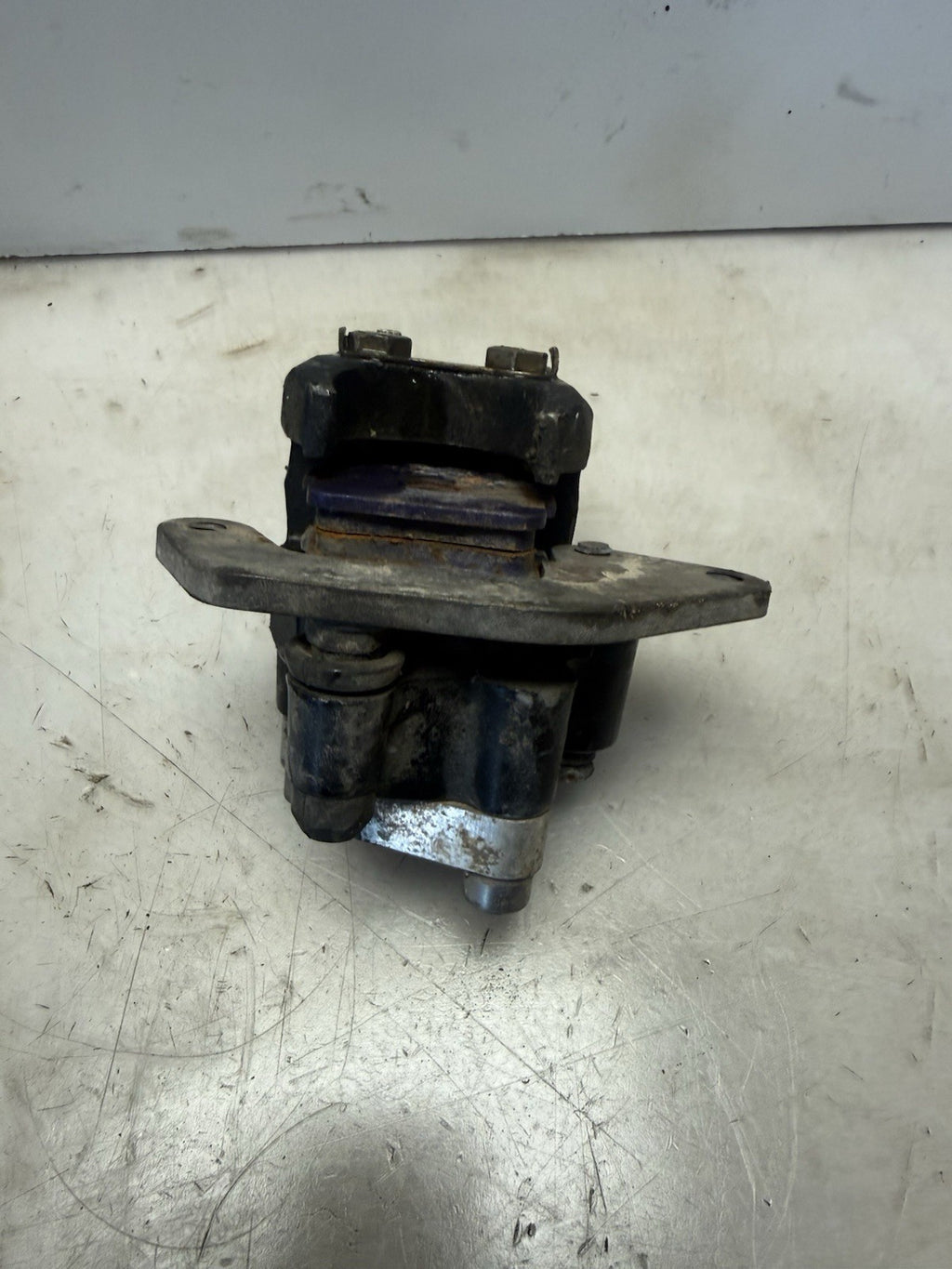 2004-2005 YFZ 450 YFZ450 REAR BRAKE CALIPER W/ BLOCK OFF PLATE 5TG-2580W-00-00