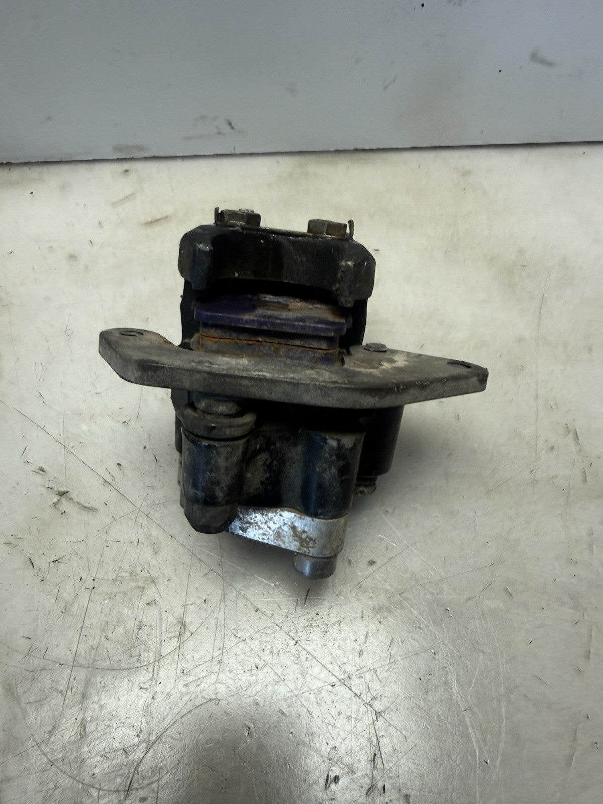 2004-2005 YFZ 450 YFZ450 REAR BRAKE CALIPER W/ BLOCK OFF PLATE 5TG-2580W-00-00