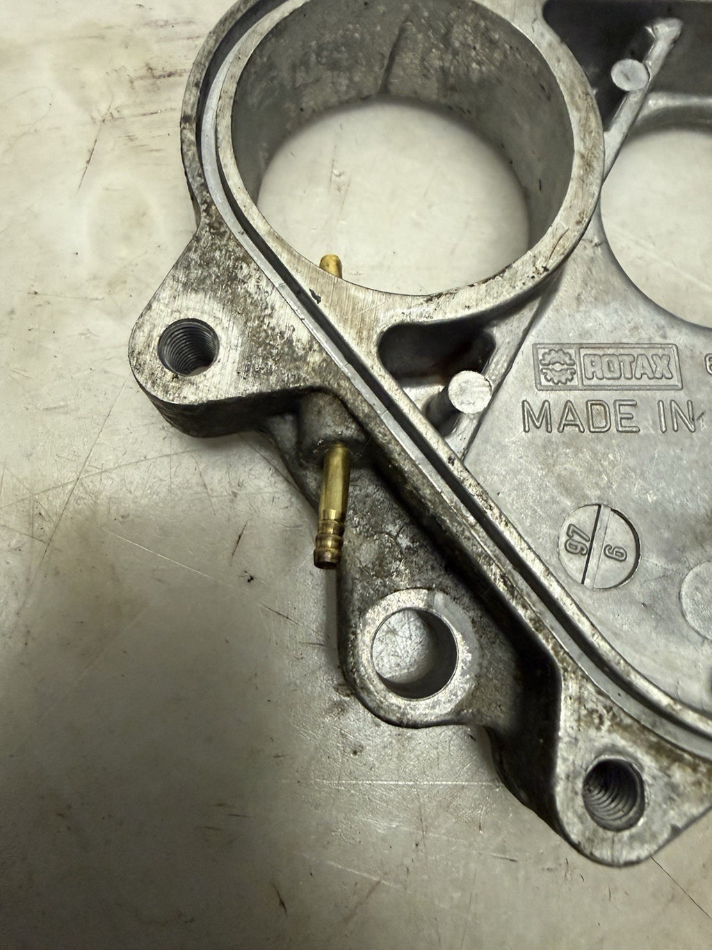 1998-2000 Formula Grand Touring MXZ 500 Ski-Doo OEM Rotary Valve Cover Plate