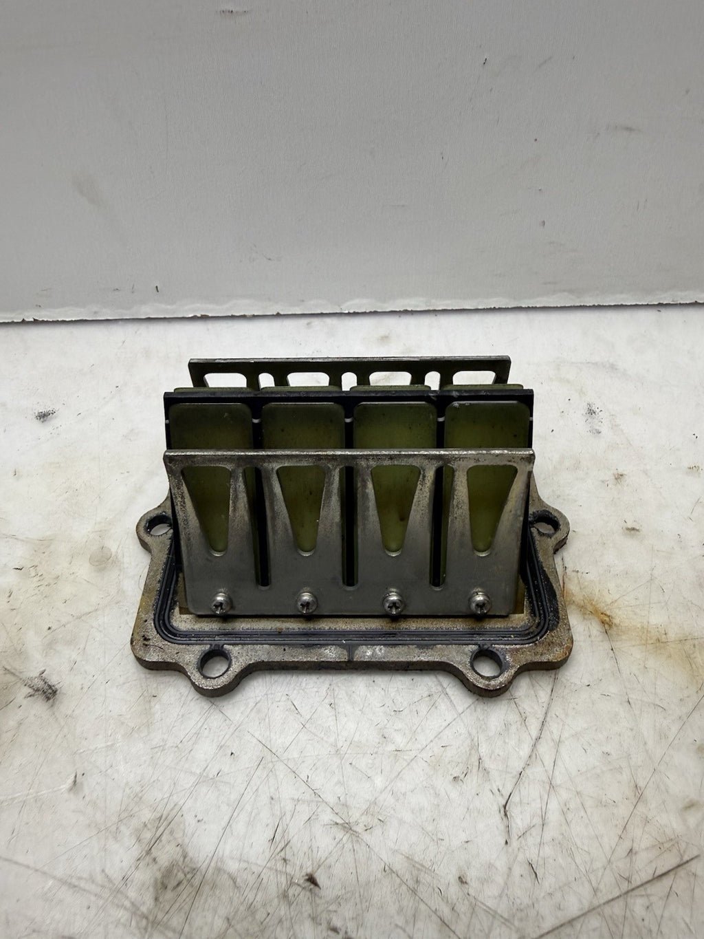 1996-2007 SKS XC SP 600 XLT 700 RMK 800 Polaris OEM Intake Reed Cage Block