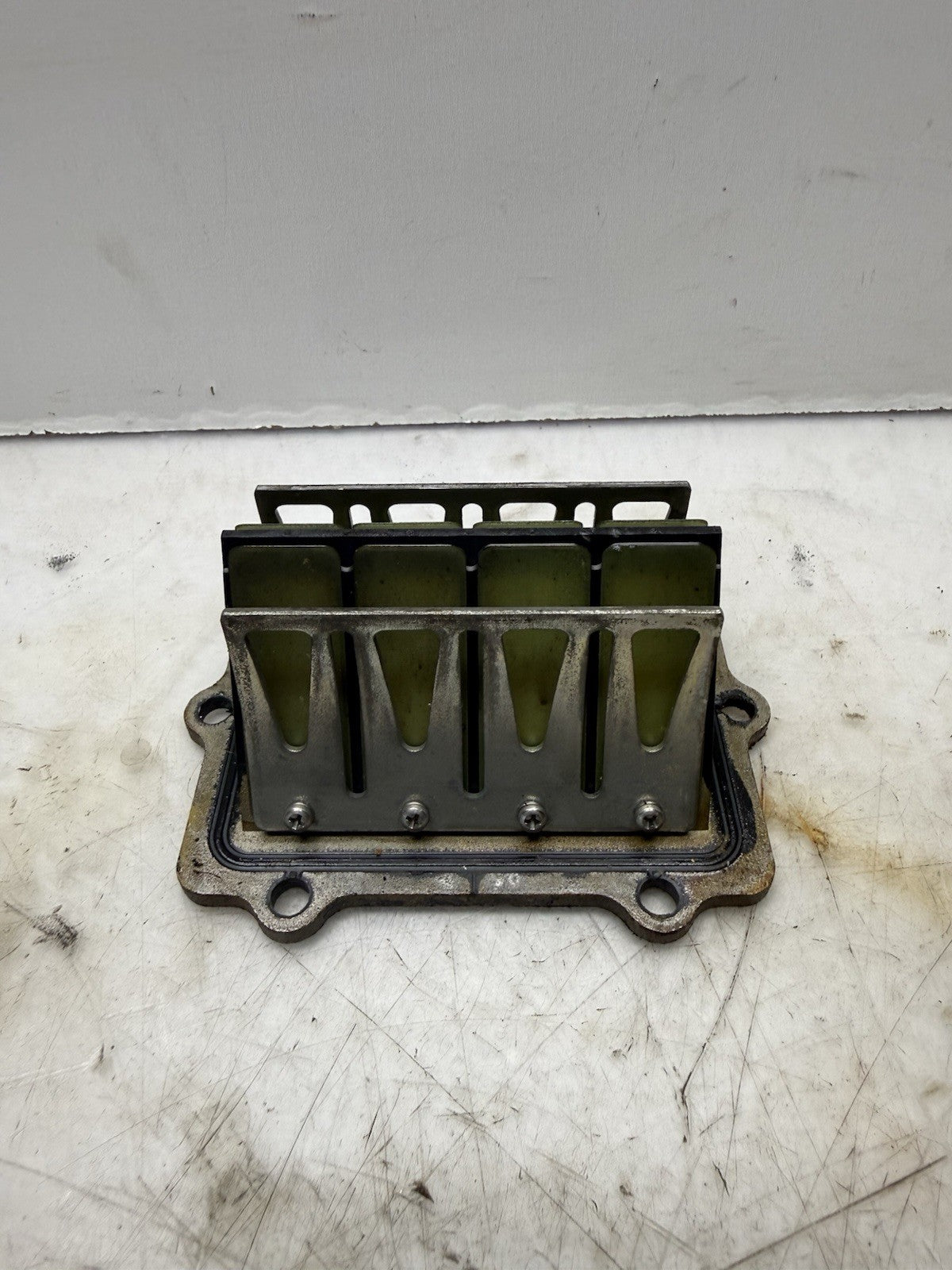 1996-2007 SKS XC SP 600 XLT 700 RMK 800 Polaris OEM Intake Reed Cage Block