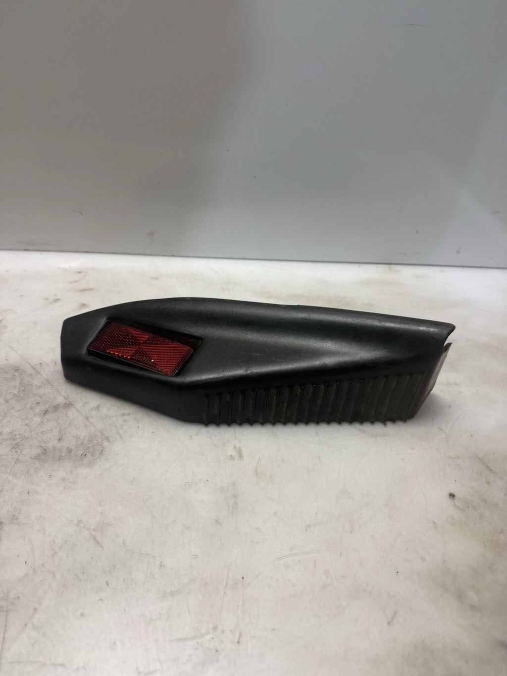 1996-2001 Ski-Doo MXZ 670	Formula 500 OEM LH Moulding Reflector