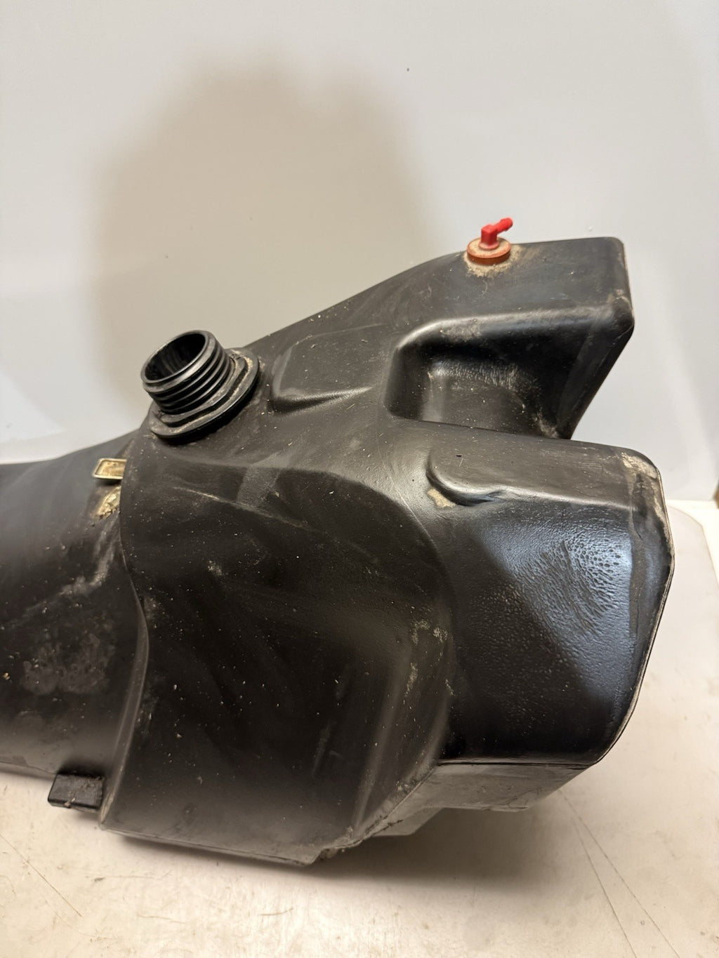 2007 POLARIS RMK DRAGON 700 OEM FUEL PETROL GAS TANK RESERVOIR