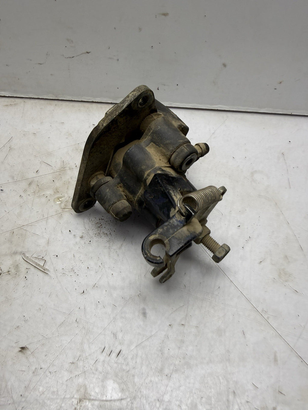 GOOD 1987-2006 Yamaha Banshee YFZ 350 OEM Rear Brake Caliper 1UY-2580W-02-00