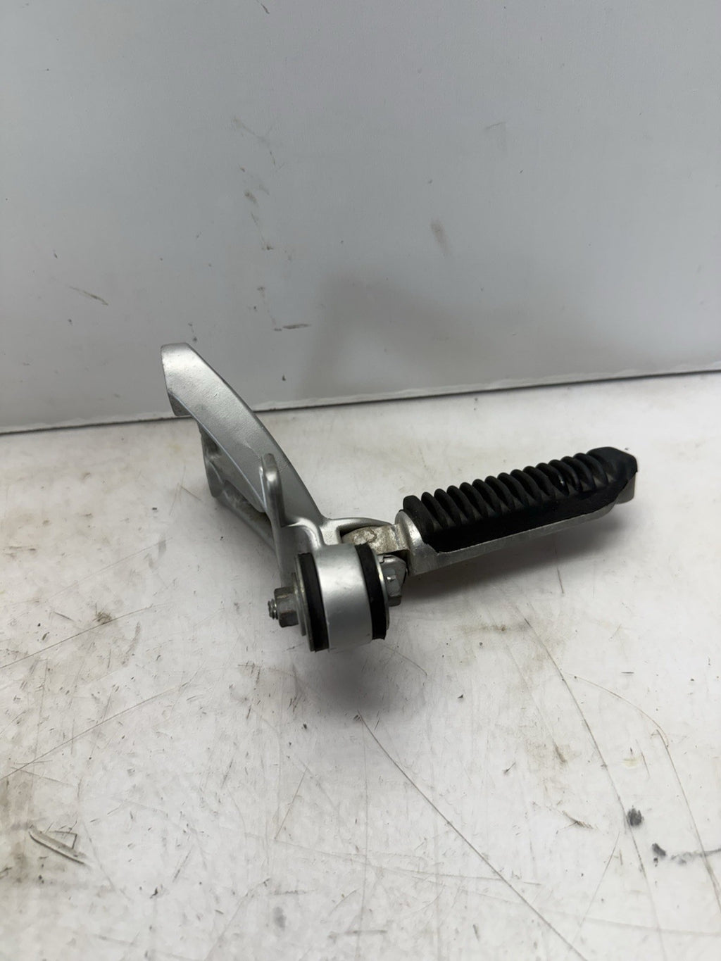 1988-2006 Suzuki GSXF 600 OEM Katana Foot Pegs Rests Left Right Set