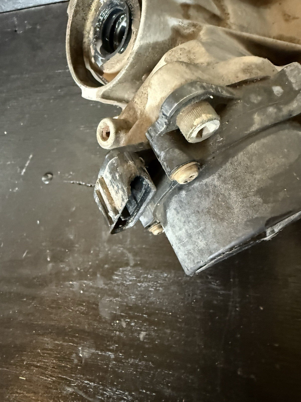 2005 Yamaha Kodiak 450 OEM Front End Differential Gear Case w/ Actuator