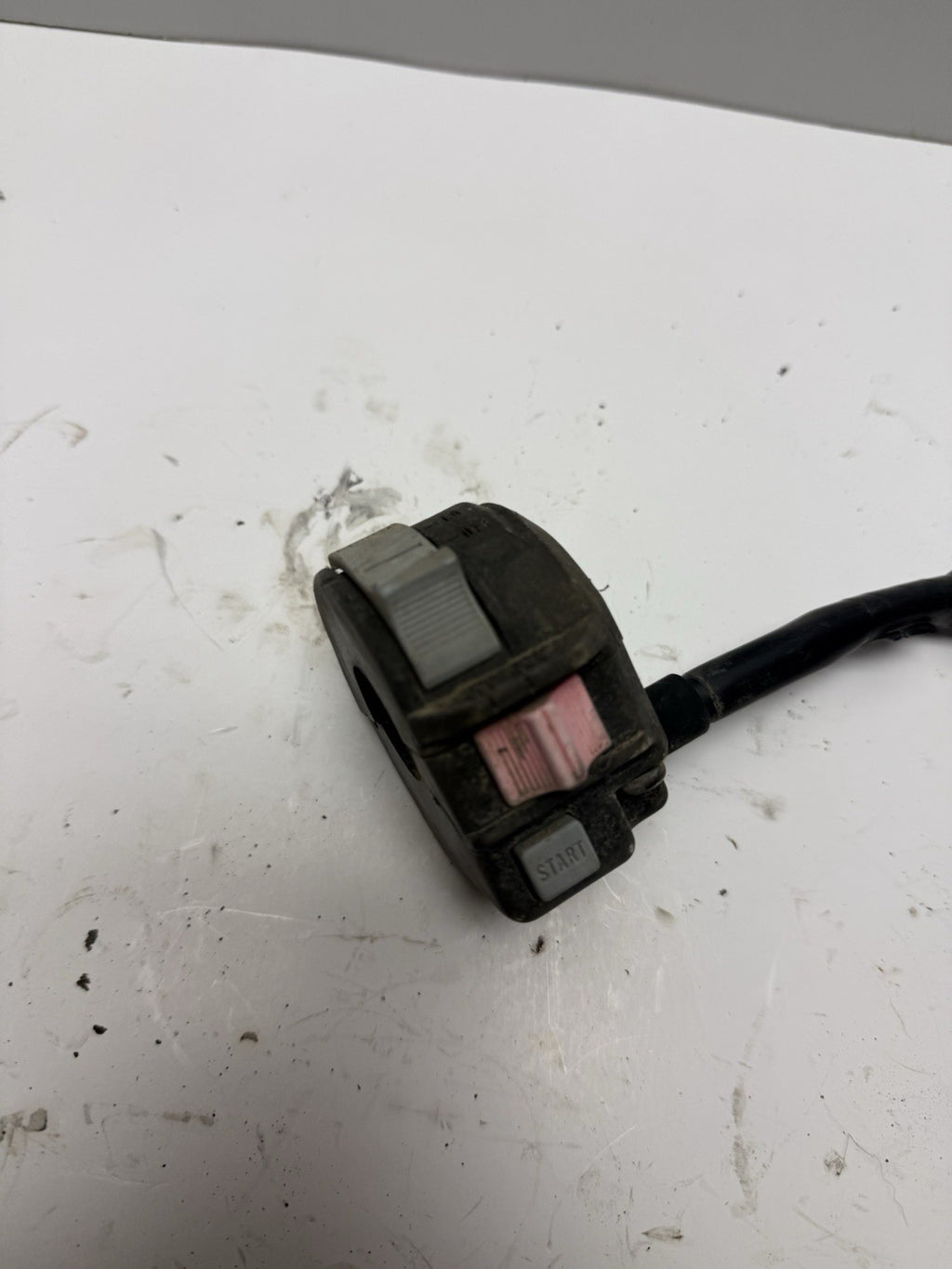 1989-1993 Yamaha Breeze 125 OEM Left Handlebar Start Stop Kill Switch Control