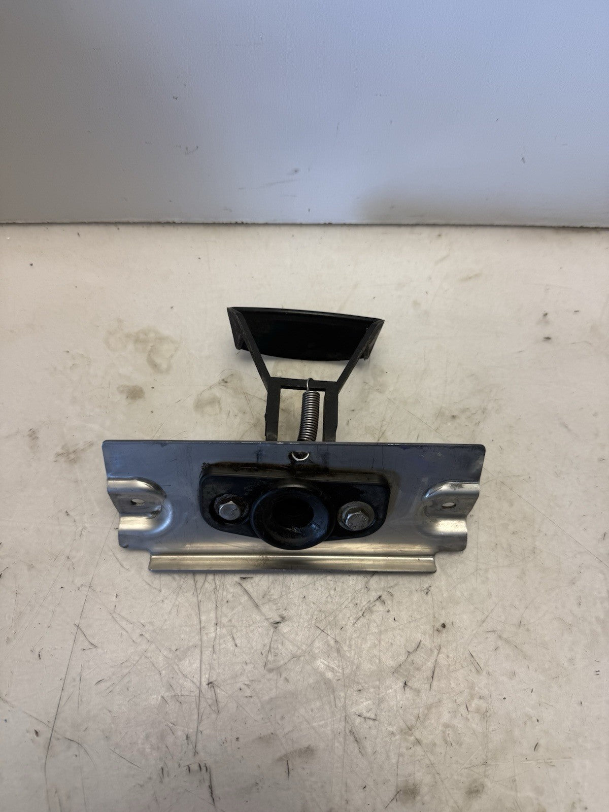 1995 POLARIS SLT 750 OEM HOOD LATCH LOCK ASS’Y 5431510 5240617