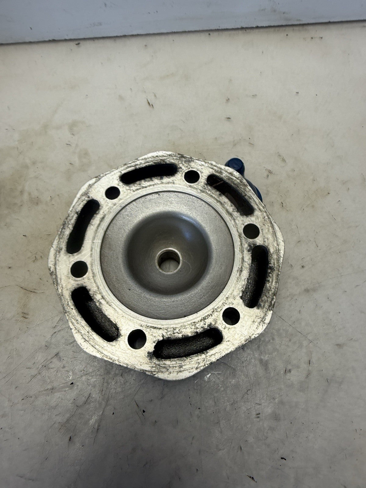 1994-1995 Polaris SL 750 Oem Engine Top End Cylinder Head 3240212