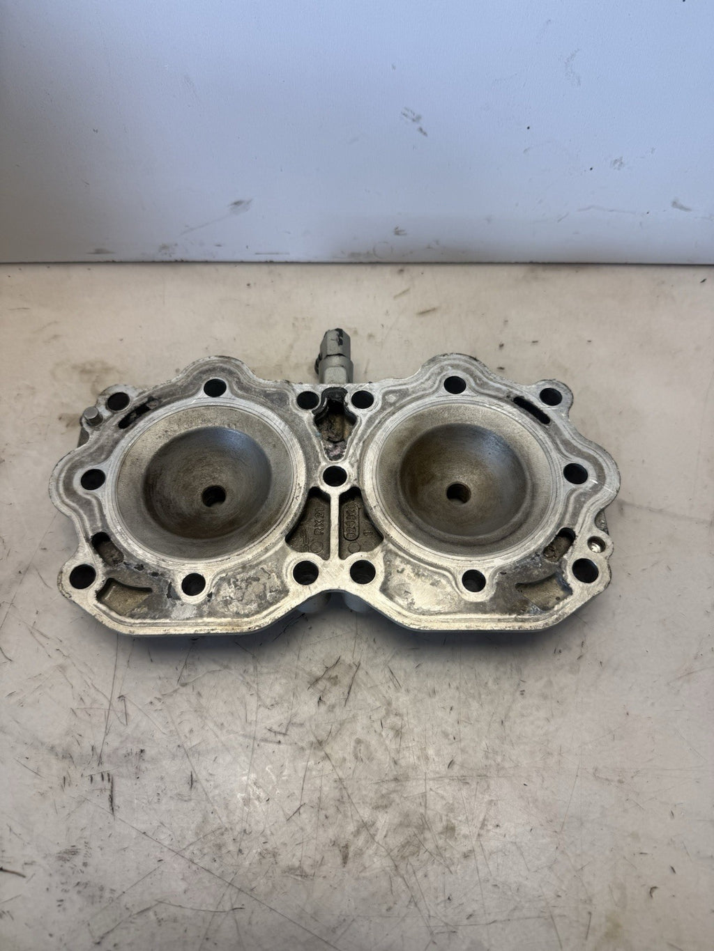 GOOD OEM SEA DOO 1998-2002 GTX XP LIMITED RX LRV 951 CARB CYLINDER HEAD