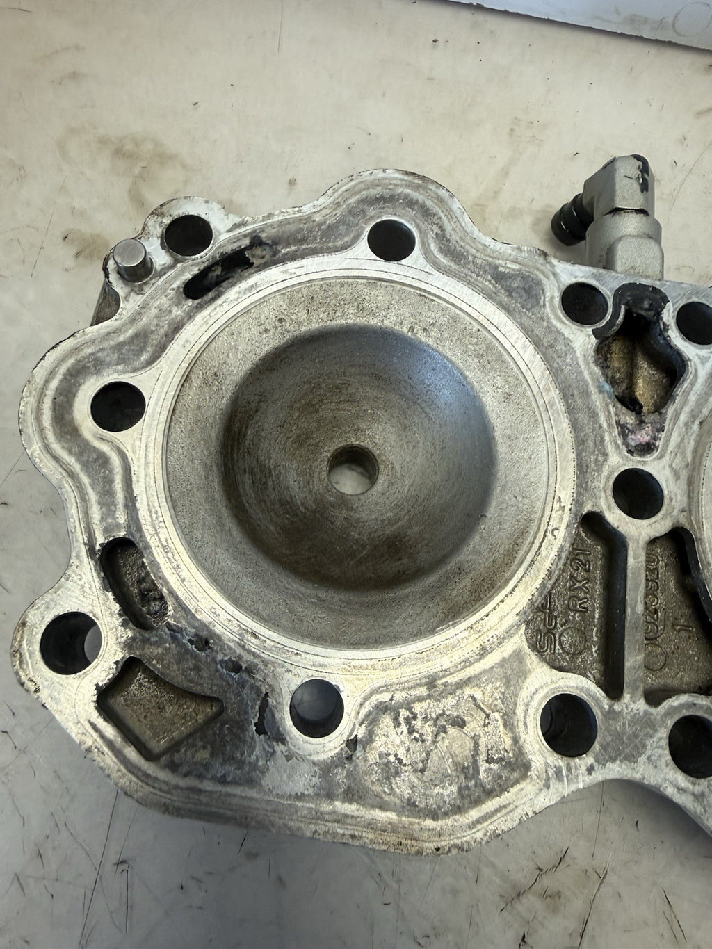 GOOD OEM SEA DOO 1998-2002 GTX XP LIMITED RX LRV 951 CARB CYLINDER HEAD