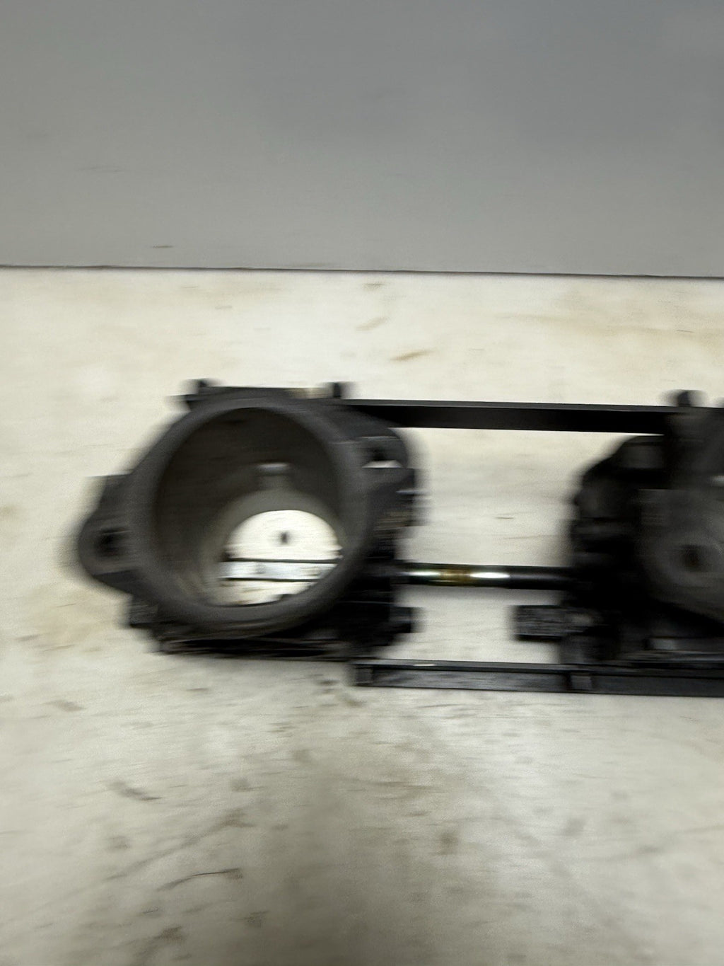 2003-2004 Polaris MSX140 OEM Intake Throttle Body Ass’y 3 Triple Barrel 1253497