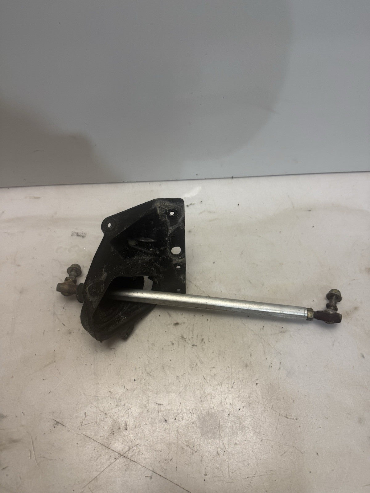2006-2011 Polaris RMK Dragon OEM Steering Relay Tie Rod w/ Left Cover & Boot