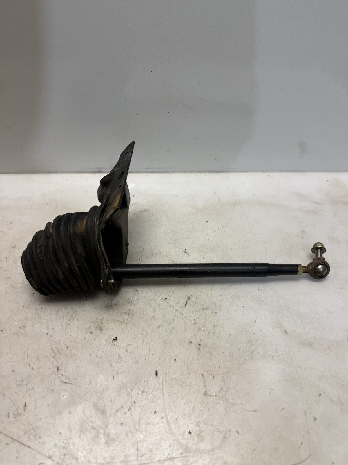 2006-2011 Polaris RMK Dragon OEM Steering Relay Tie Rod w/ Right Cover & Boot