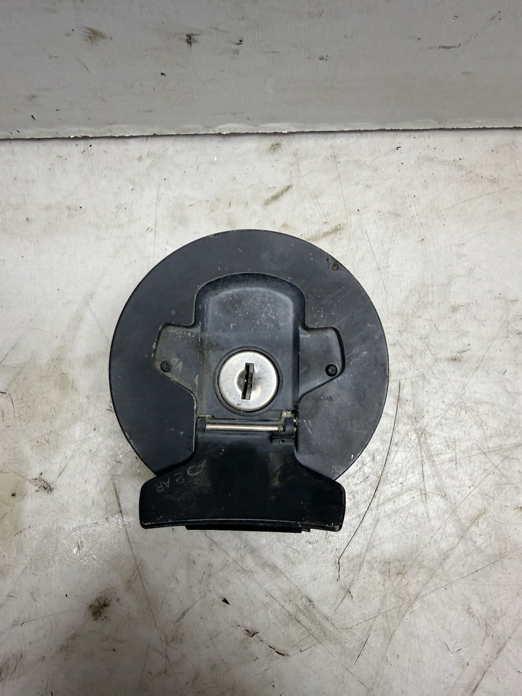 2001 Suzuki GSX600F Ignition Gas Tank Seat Lock Set. *BROKE KEY*