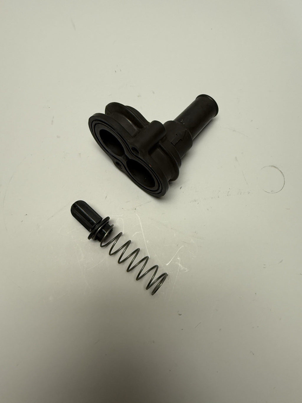 1998-2000 POLARIS GENESIS OEM THERMOSTAT COVER w/ POPOFF VALVE & SPRING