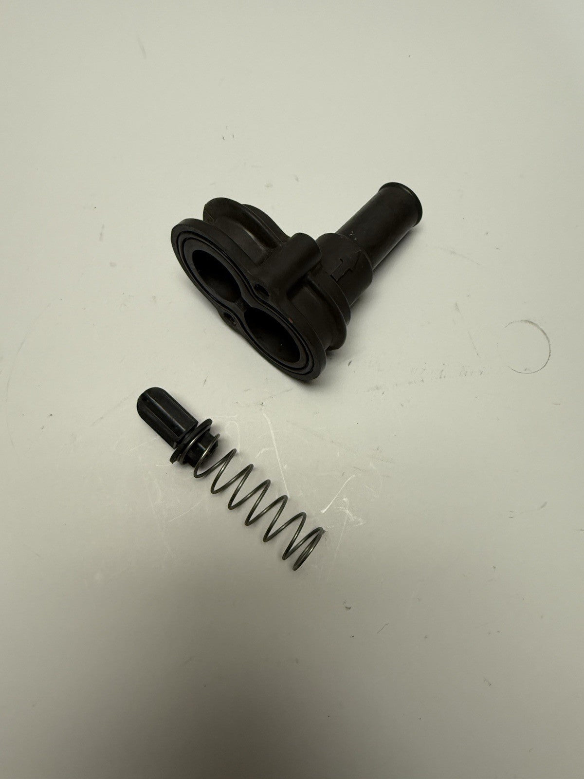 1998-2000 POLARIS GENESIS OEM THERMOSTAT COVER w/ POPOFF VALVE & SPRING
