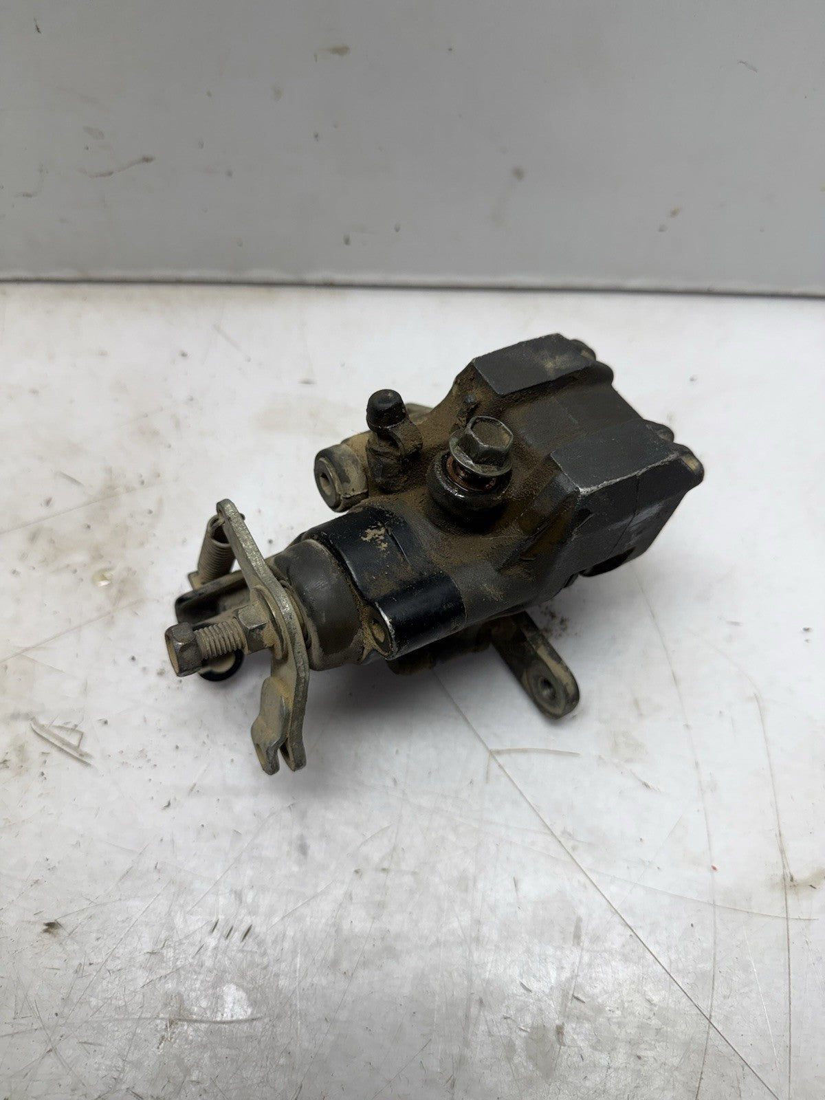 GOOD 1987-2006 Yamaha Banshee YFZ 350 OEM Rear Brake Caliper 1UY-2580W-02-00