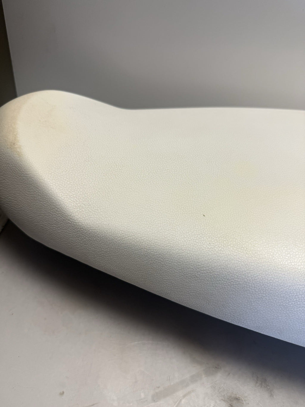 2014 SEA-DOO SPARK 3 UP ROTAX 900 HO ACE OEM SEAT SADDLE 269002914 WHITE