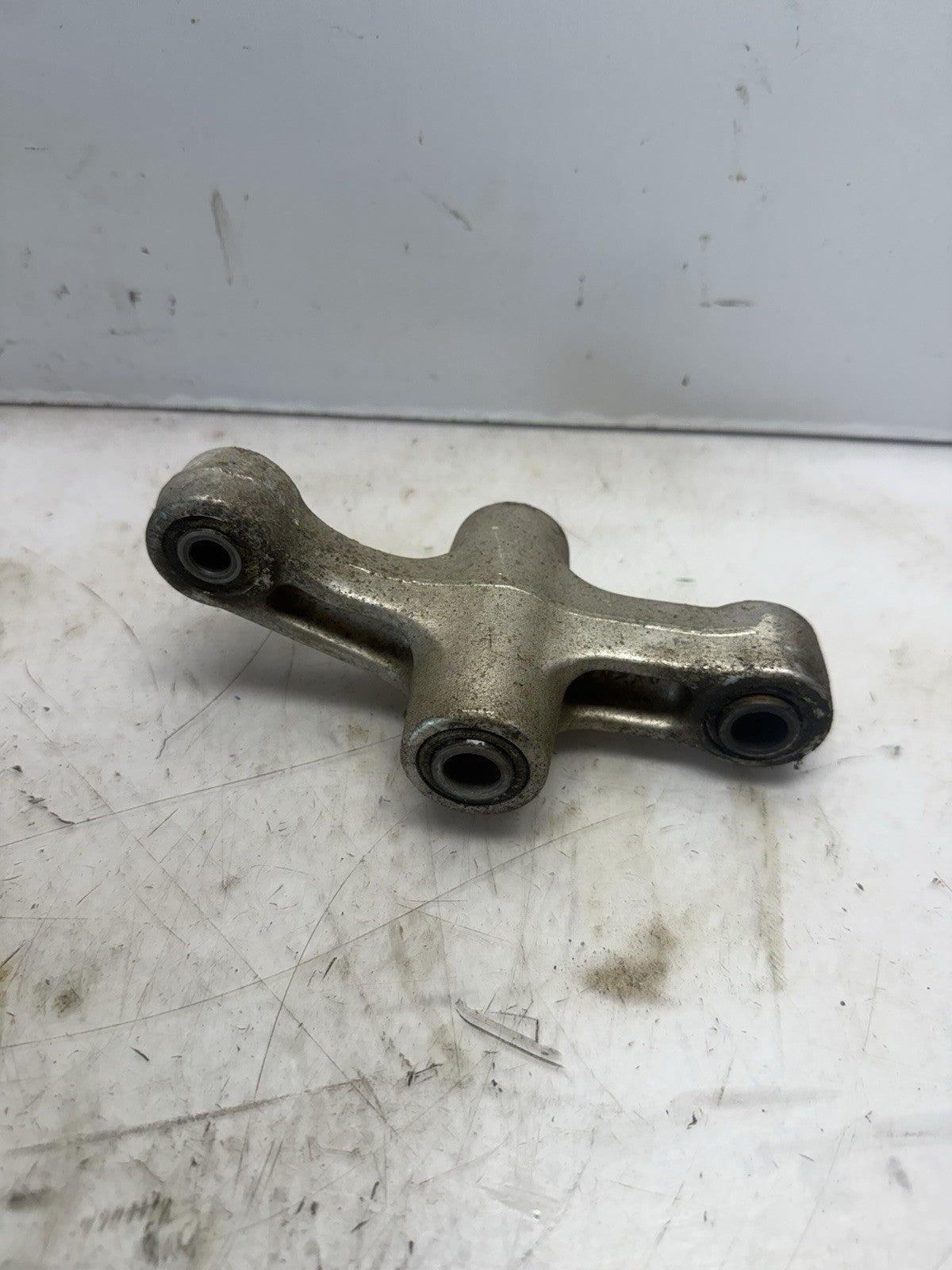 98-06 Suzuki Katana GSX750F GSX600F REAR SHOCK FRAME DOGBONE LINKAGE 62600-08810