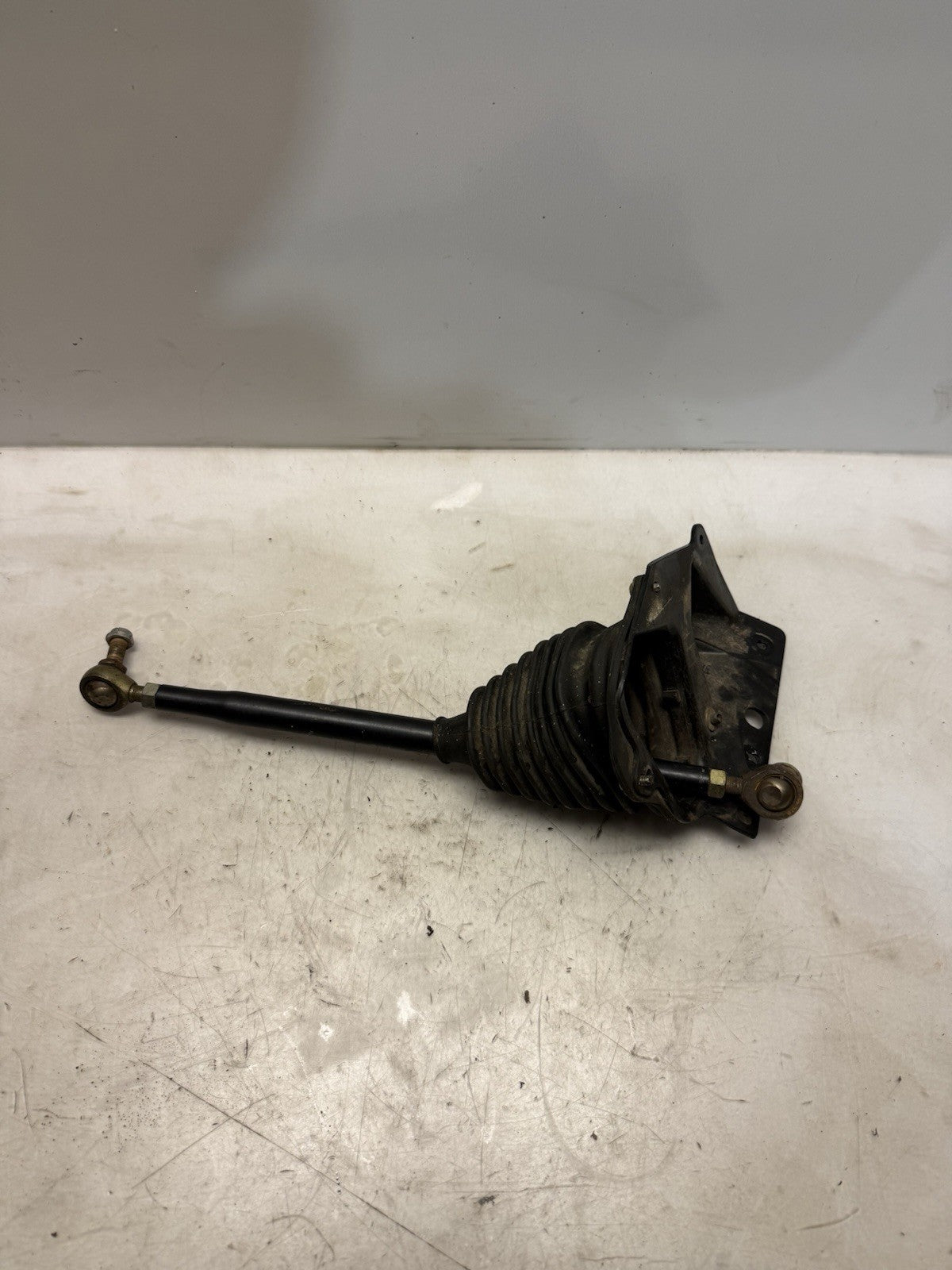 2006-2011 Polaris RMK Dragon OEM Steering Relay Tie Rod w/ Left Cover & Boot