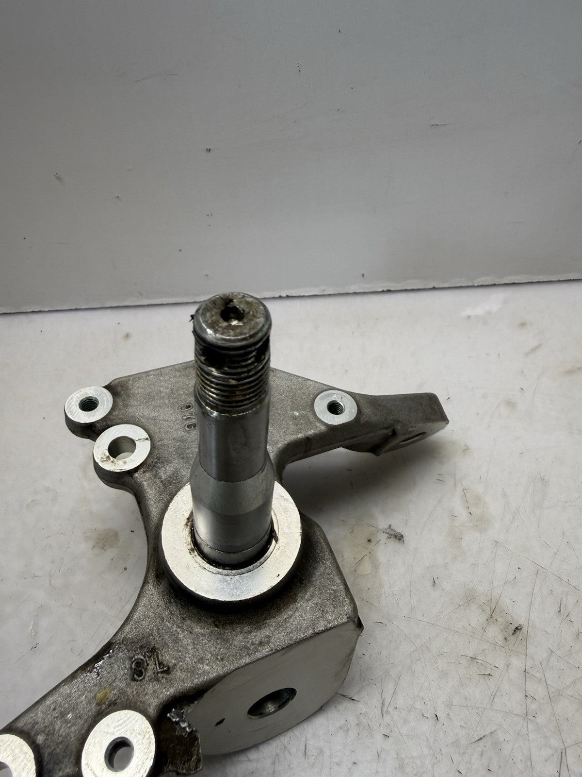 2003-2007 Suzuki Quadsport Z400 LTZ400 OEM FRONT LEFT STEERING KNUCKLE