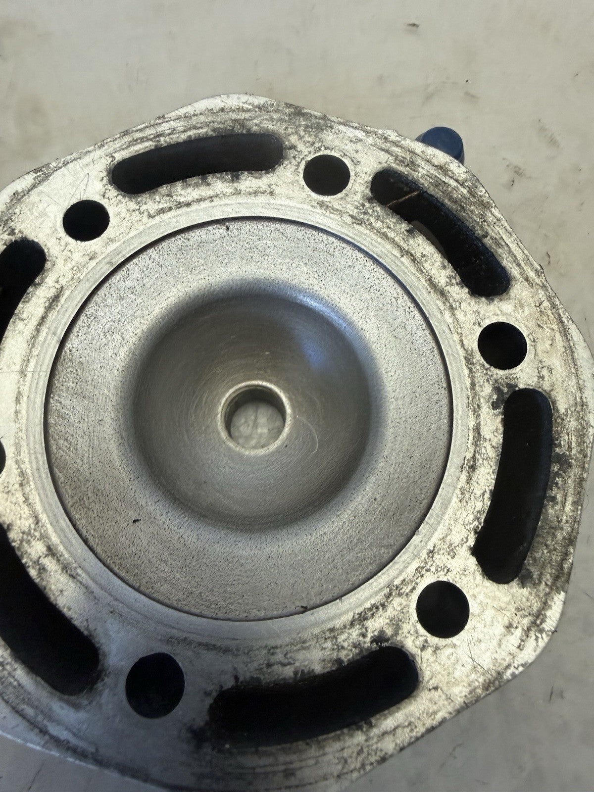 1994-1995 Polaris SL 750 Oem Engine Top End Cylinder Head 3240212