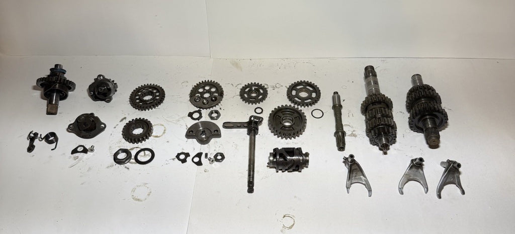 2006-2009 YAMAHA YZ450F OEM ENGINE TRANSMISSION TRANNY ASSEMBLY SHAFTS & GEARS
