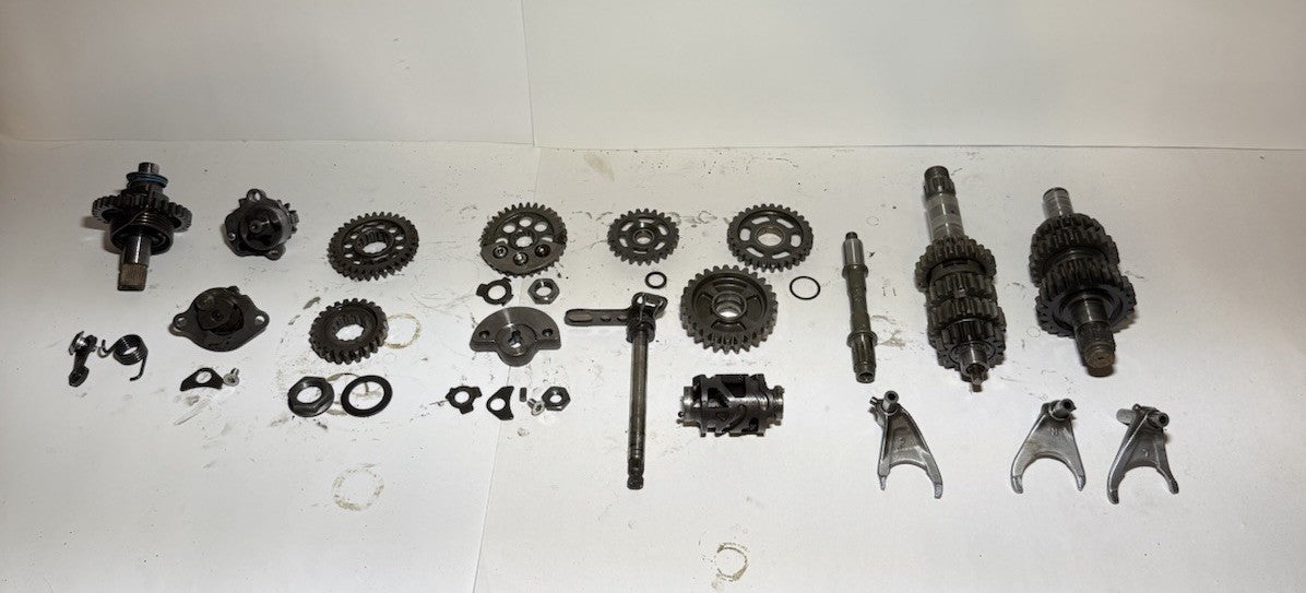 2006-2009 YAMAHA YZ450F OEM ENGINE TRANSMISSION TRANNY ASSEMBLY SHAFTS & GEARS