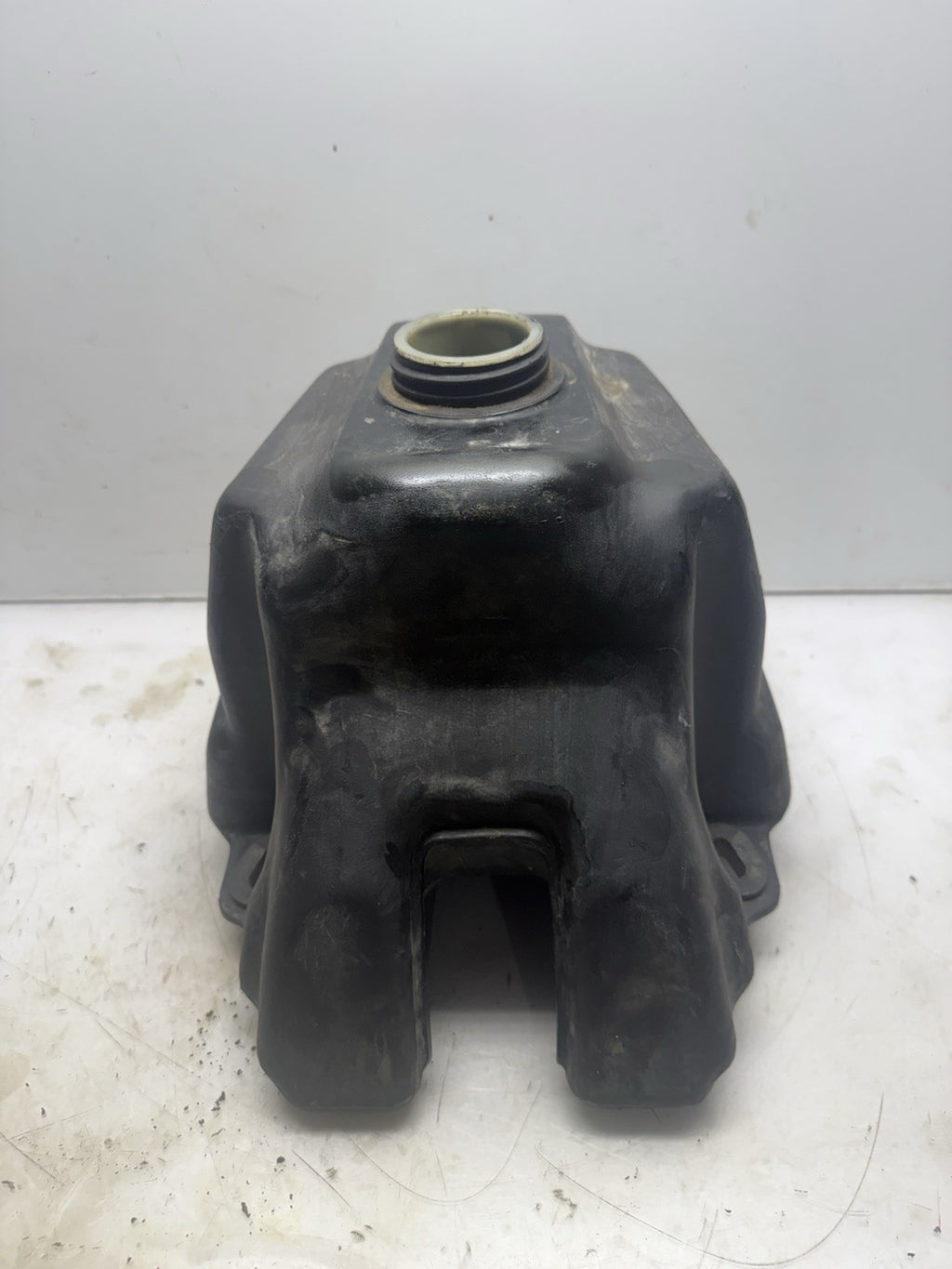 GOOD NO LEAKS 1987-2006 Yamaha Banshee YFZ 350 OEM Gas Fuel Tank 2GU-24110-00-00