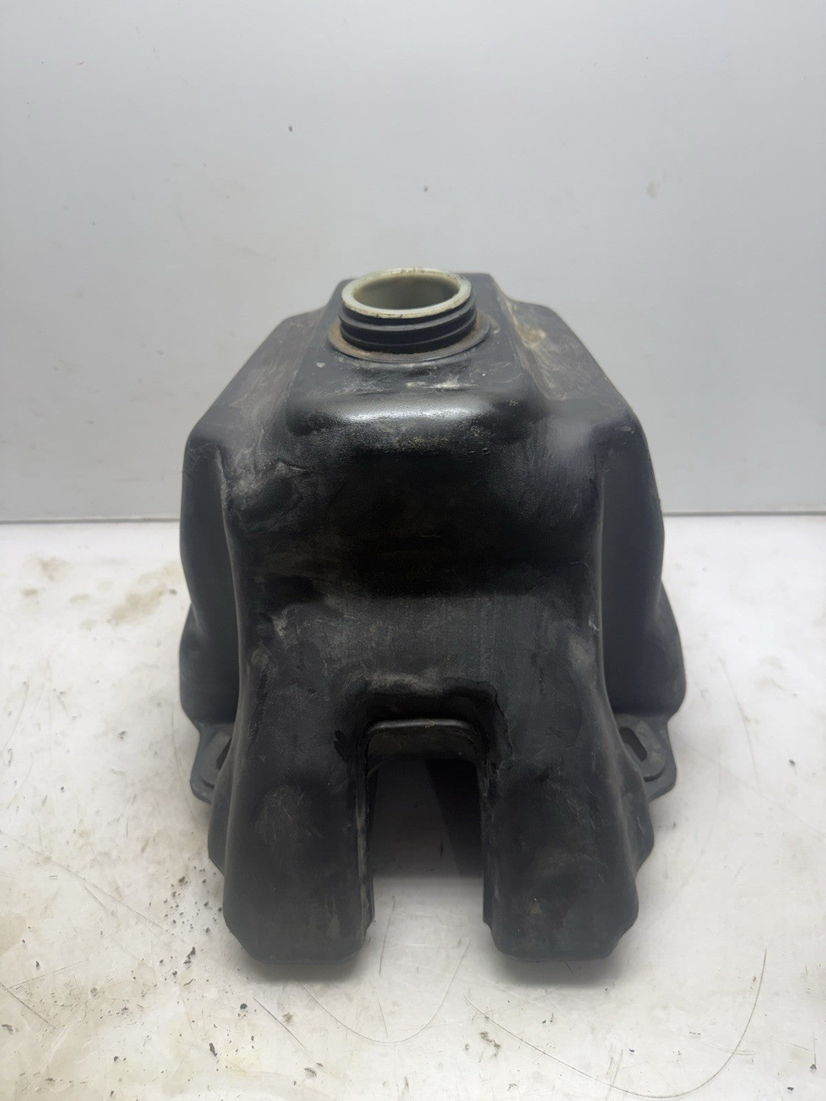 GOOD NO LEAKS 1987-2006 Yamaha Banshee YFZ 350 OEM Gas Fuel Tank 2GU-24110-00-00