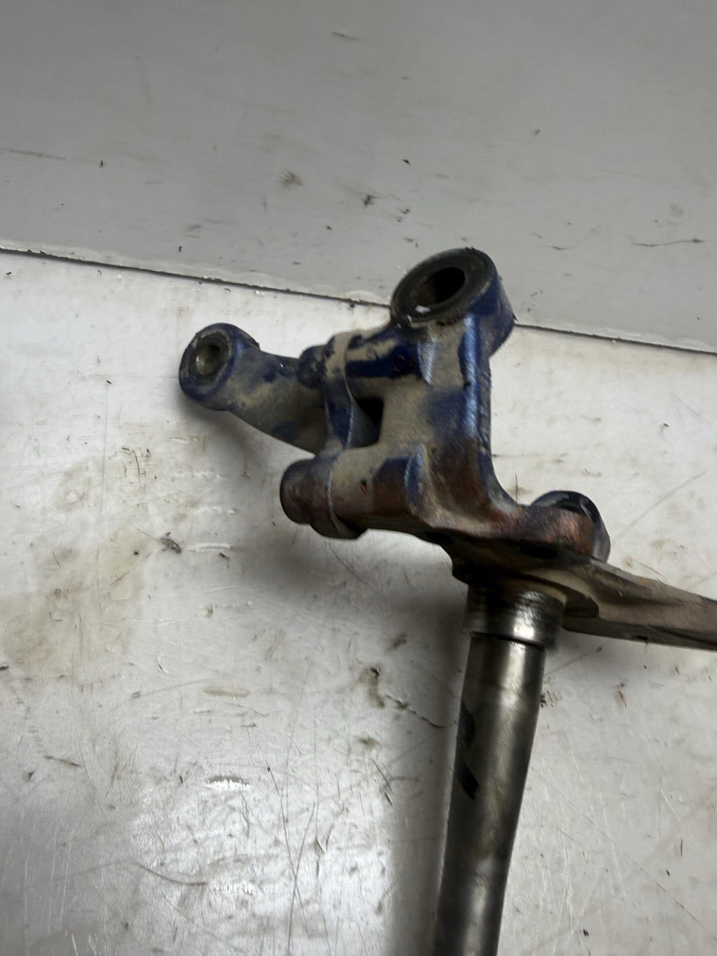 GOOD 1989-2013 Yamaha Raptor 250 / Banshee 350 OEM RH Right Front Spindle