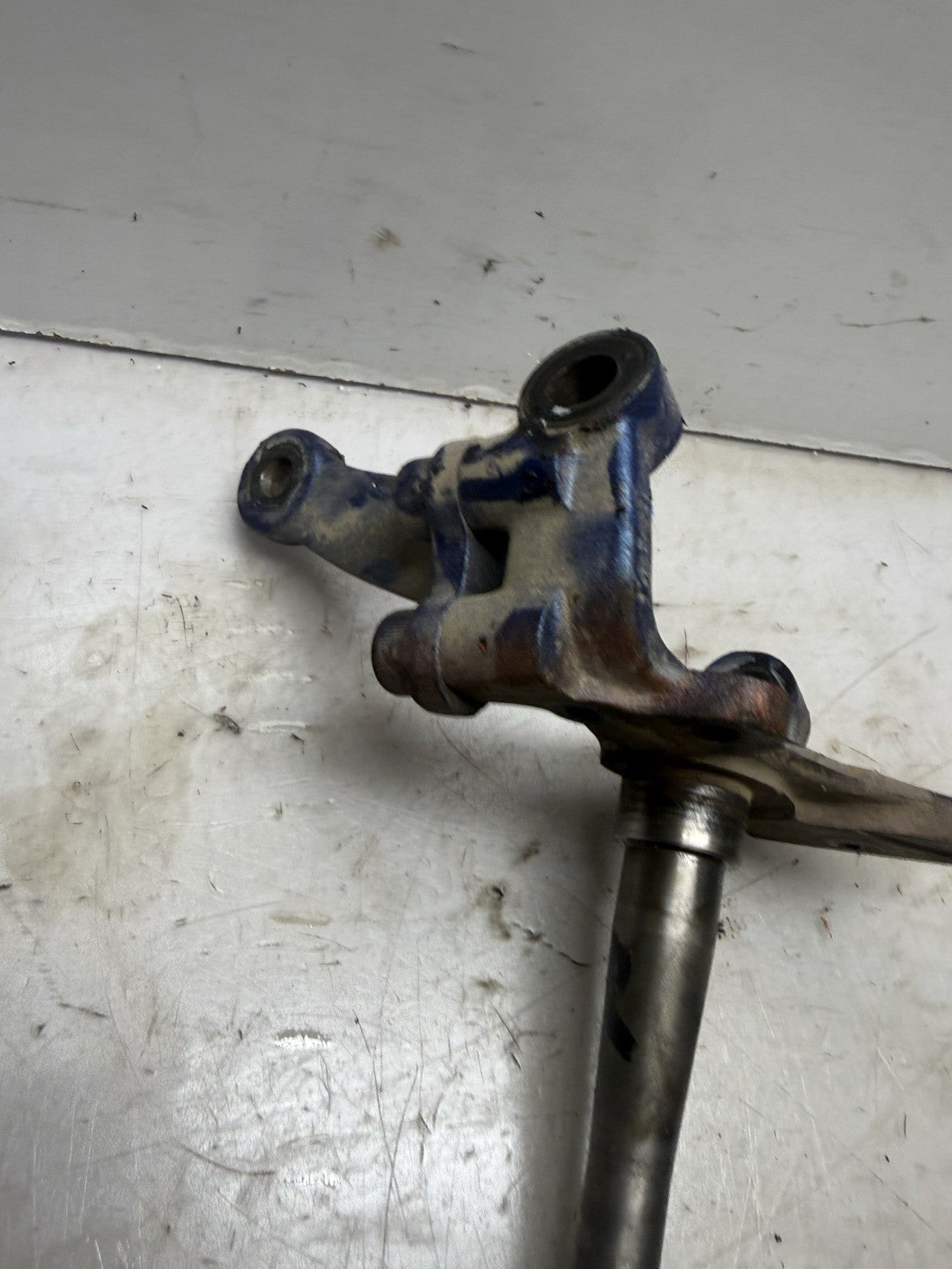 GOOD 1989-2013 Yamaha Raptor 250 / Banshee 350 OEM RH Right Front Spindle