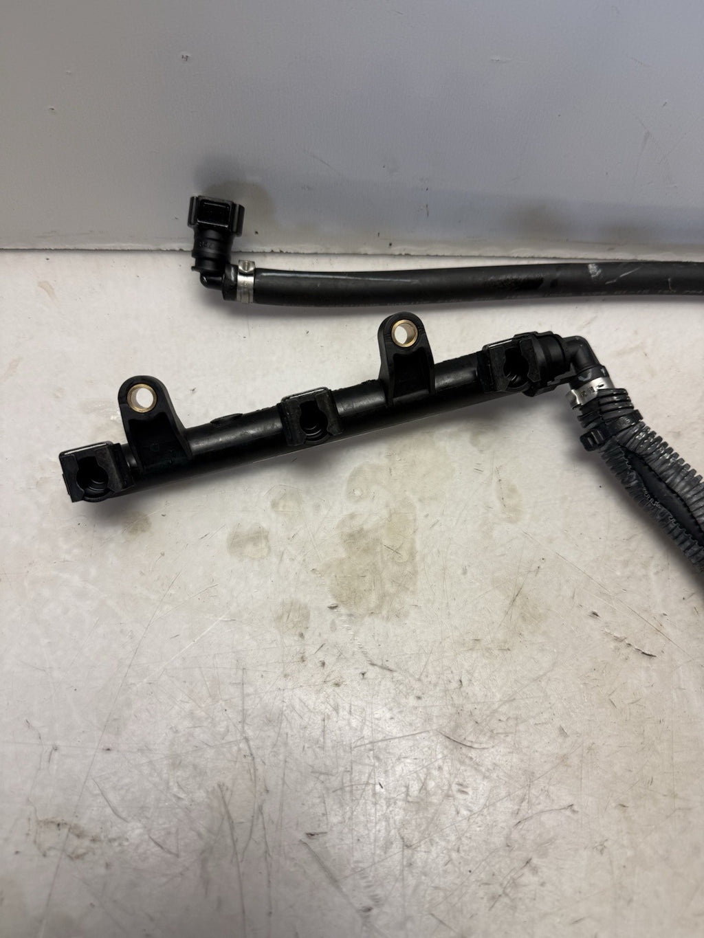 2014 Sea-Doo SPARK 900 OEM Gas Fuel Injector Rail + Hose Line