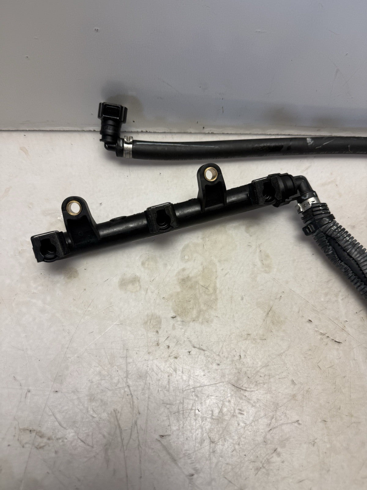 2014 Sea-Doo SPARK 900 OEM Gas Fuel Injector Rail + Hose Line