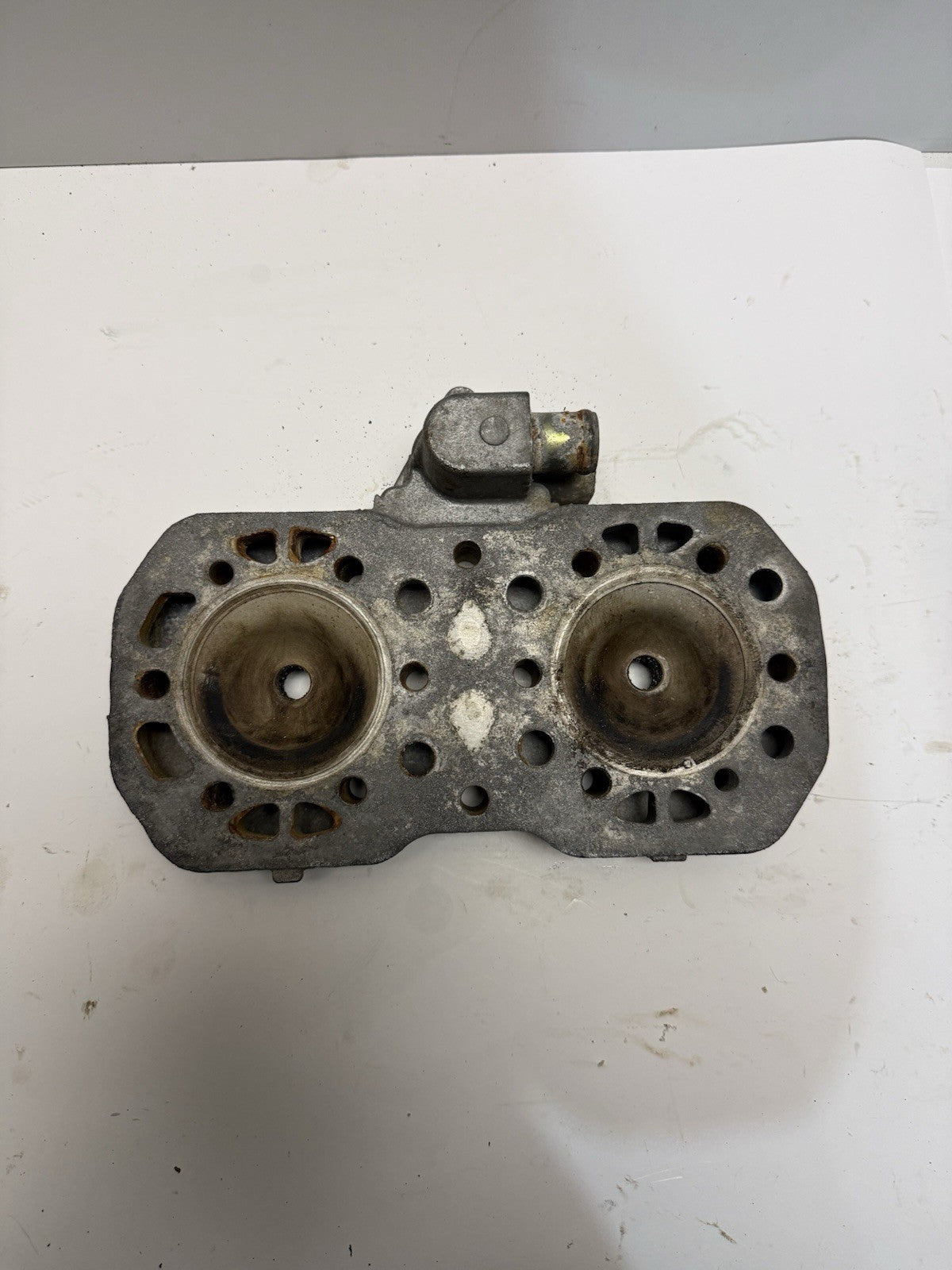 1985-1991 Polaris Indy 400 XC OEM Cylinder Head Cap Lid Dome 3083847