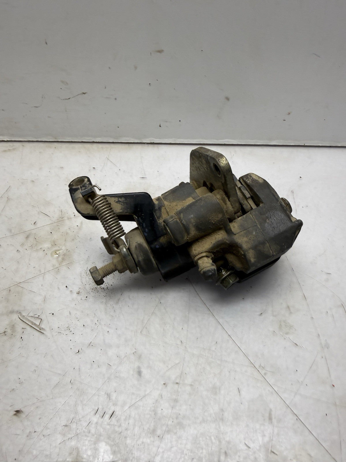 GOOD 1987-2006 Yamaha Banshee YFZ 350 OEM Rear Brake Caliper 1UY-2580W-02-00