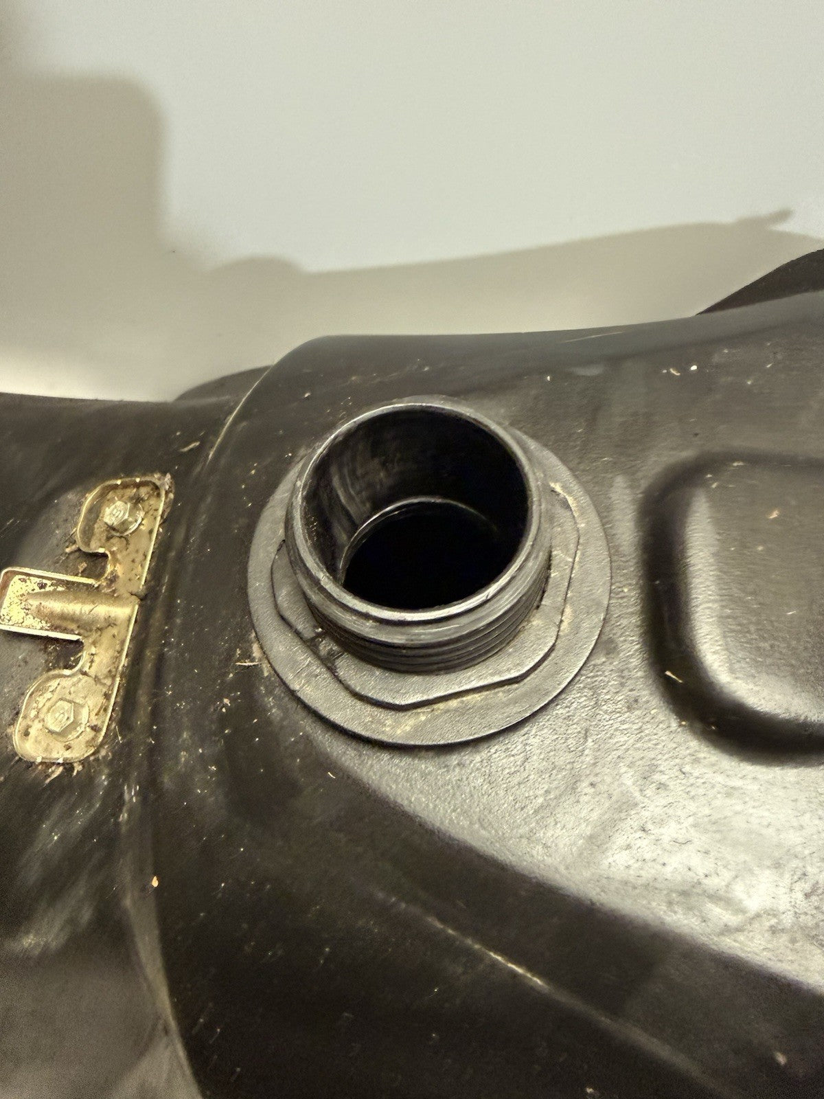 2007 POLARIS RMK DRAGON 700 OEM FUEL PETROL GAS TANK RESERVOIR