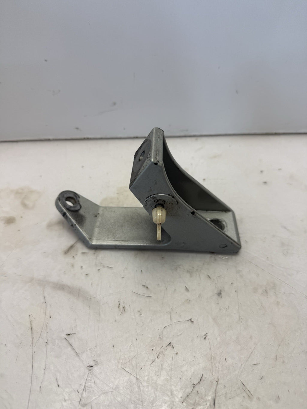 1997-2003 Sea-Doo GTI GS 720 OEM Right RH Engine Mount 270000180
