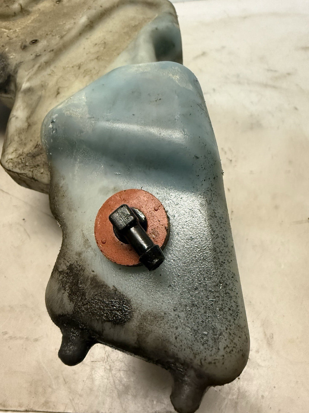 2007-2015 Polaris IQ Shift / RMK / Switchback 600 OEM Oil Tank 2520650