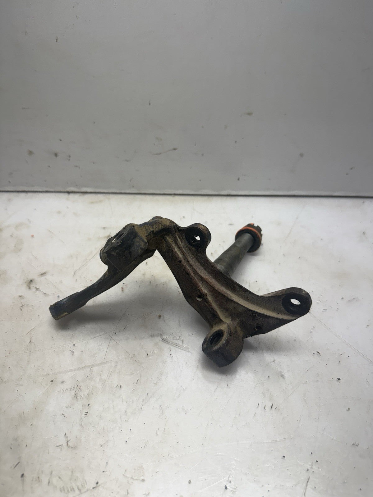 GOOD 1989-2013 Yamaha Raptor 250 / Banshee 350 OEM LH Left Front Spindle