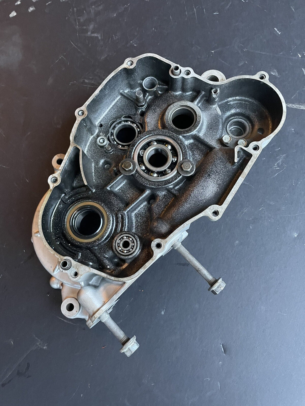 1986 Kawasaki KX500 OEM Engine Left Hand Side Crankcase Half 14001-5207