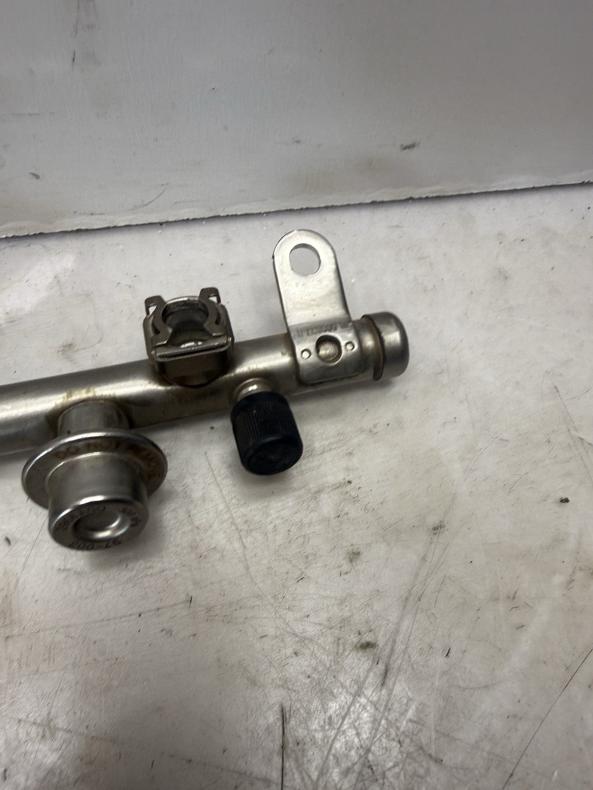 2009-2011 POLARIS SPORTSMAN XP 850 EFI OEM FUEL INJECTION RAIL