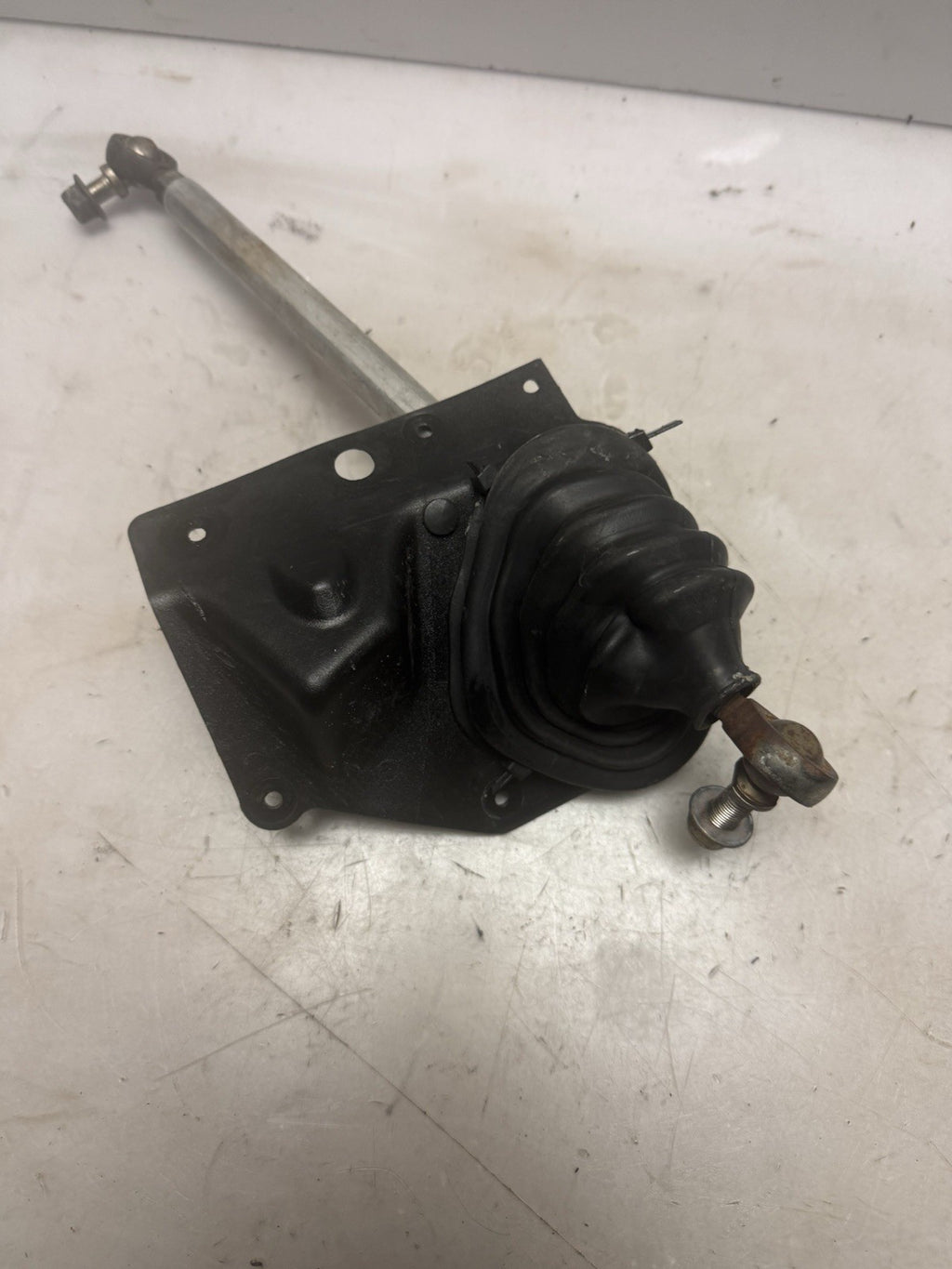 2006-2011 Polaris RMK Dragon OEM Steering Relay Tie Rod w/ Right Cover & Boot
