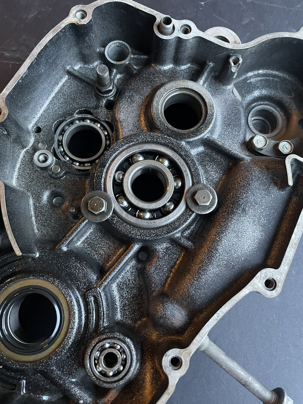 1986 Kawasaki KX500 OEM Engine Left Hand Side Crankcase Half 14001-5207