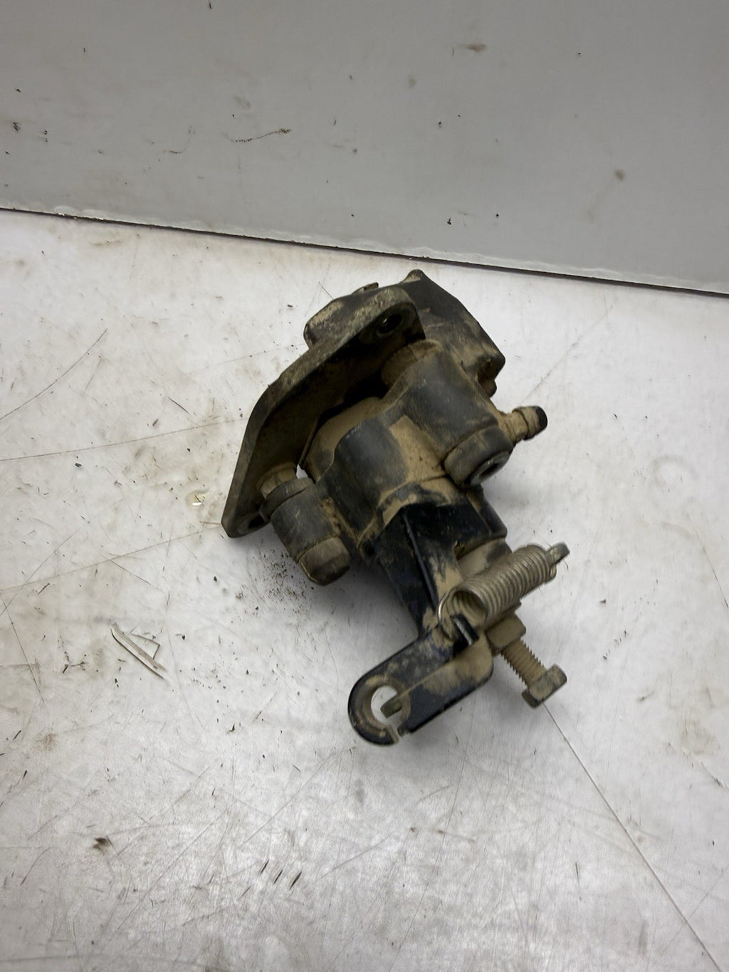 GOOD 1987-2006 Yamaha Banshee YFZ 350 OEM Rear Brake Caliper 1UY-2580W-02-00