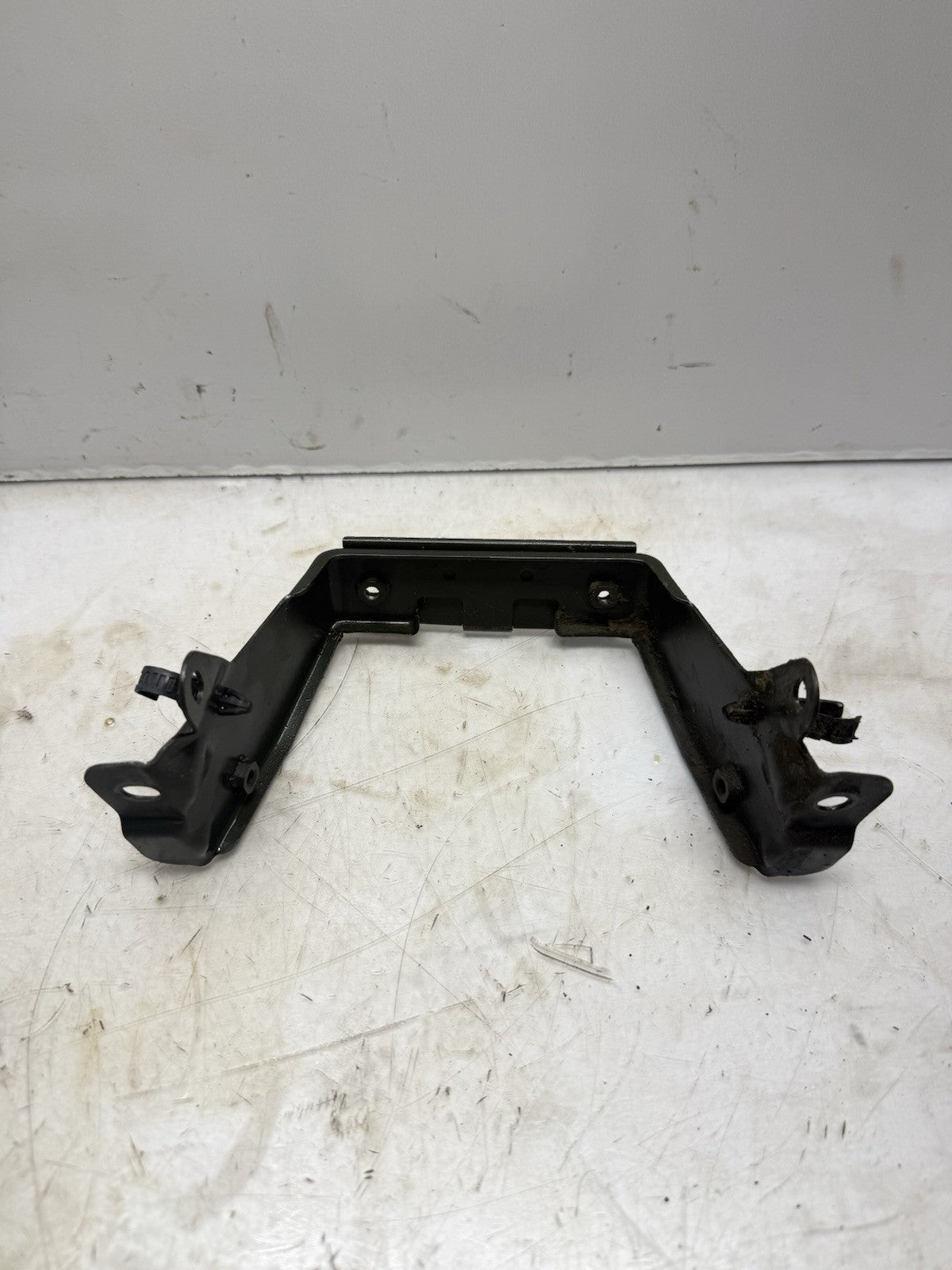 1998-2006 Suzuki OEM Fuel Tank Bracket GSX750 GSX600F Katana 44550-08F00