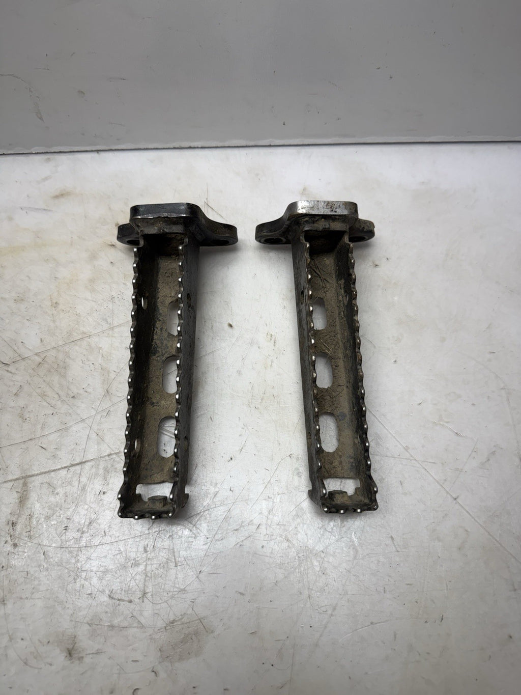 2003-2008 SUZUKI LTZ400 OEM FOOT PEGS LEFT AND RIGHT FOOTREST SET